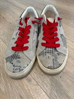 Steve Madden Beige Suede Sneakers with Red Laces